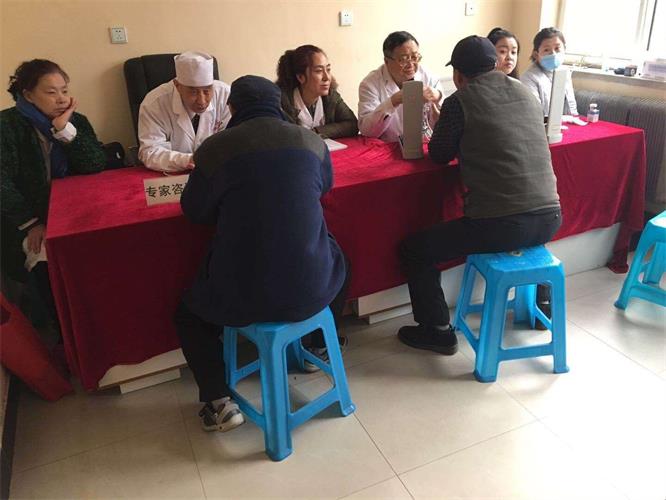 真情融入社区，义诊温暖民心