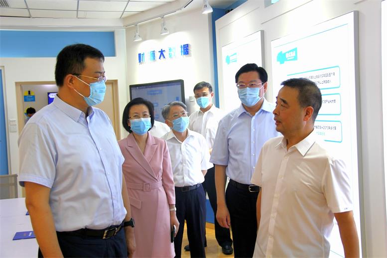 辽宁省副省长高涛莅临九游老哥J9俱乐部集团视察调研