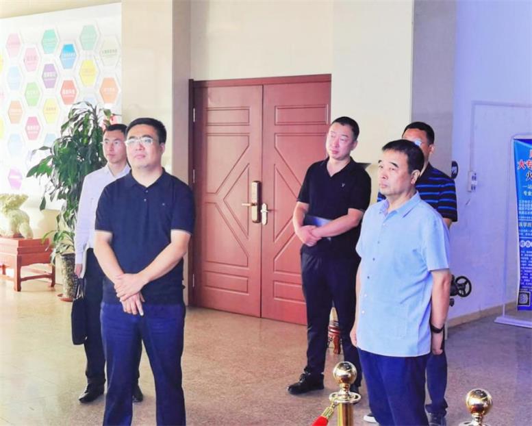 辽阳市白塔区委书记缪万举莅临九游老哥J9俱乐部信息调研指导